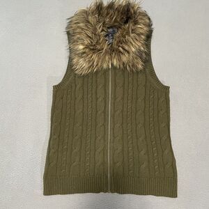 Chaps Women's Green Cable Knit Vest Fur Collar Size Medium‎